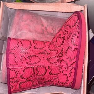 ‼️‼️‼️‼️‼️‼️ SOLD ❌❌‼️‼️‼️Hot pink fashion boot